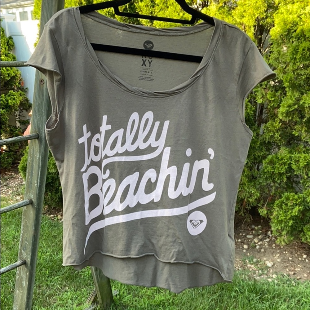 Roxy “totally Beachin” tee.